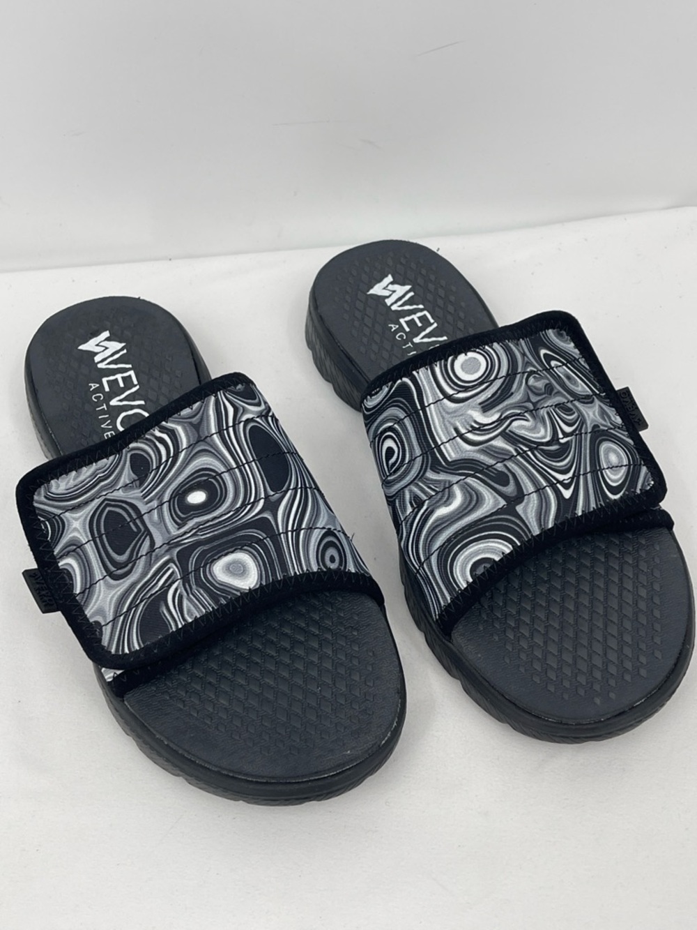 VEVO ACTIVE  WOMENS SIZE 10M Active Black & White Slide Sandals